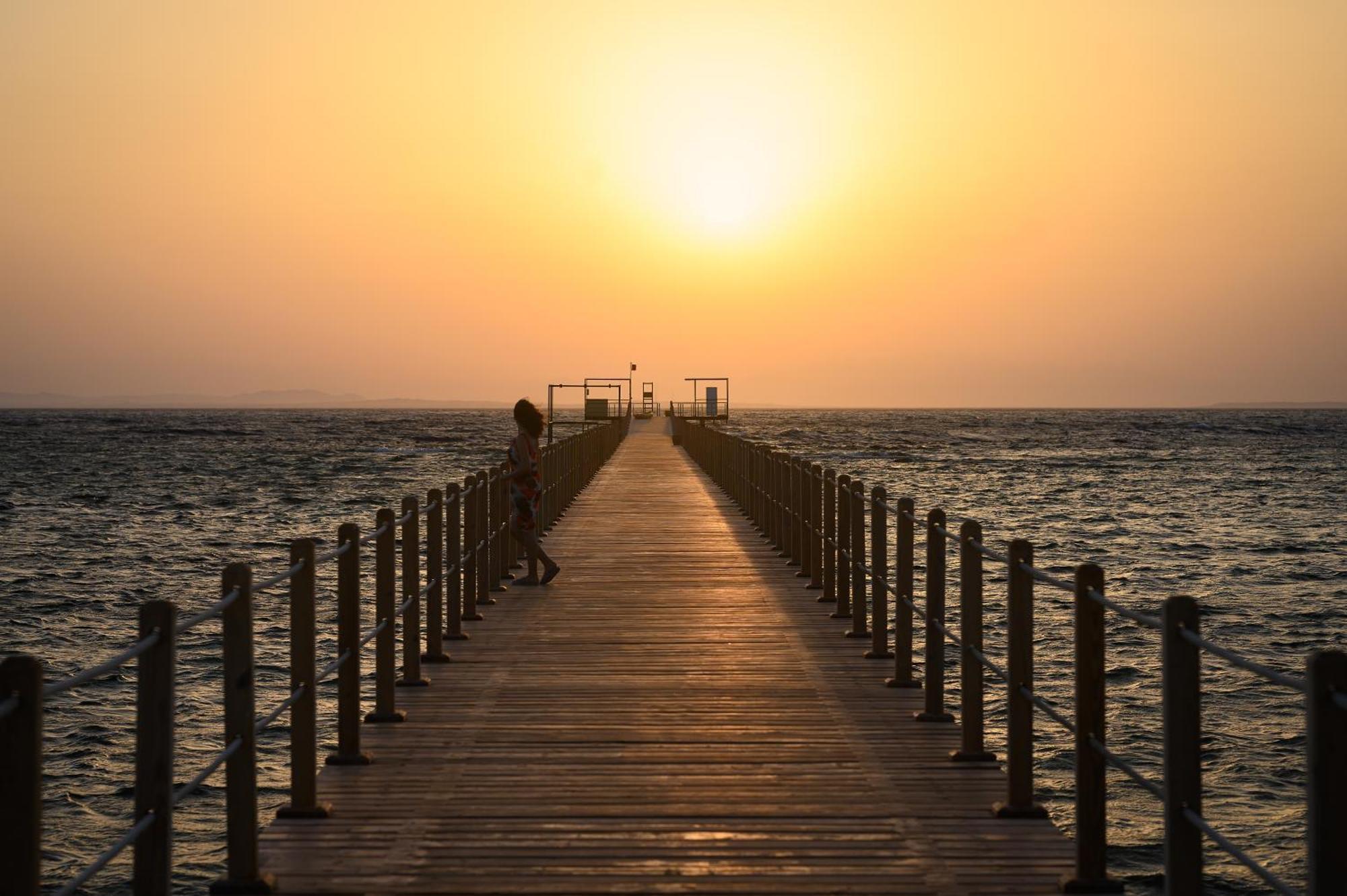 Iberotel Redsina 沙姆沙伊赫 外观 照片 Sunset at the Red Sea